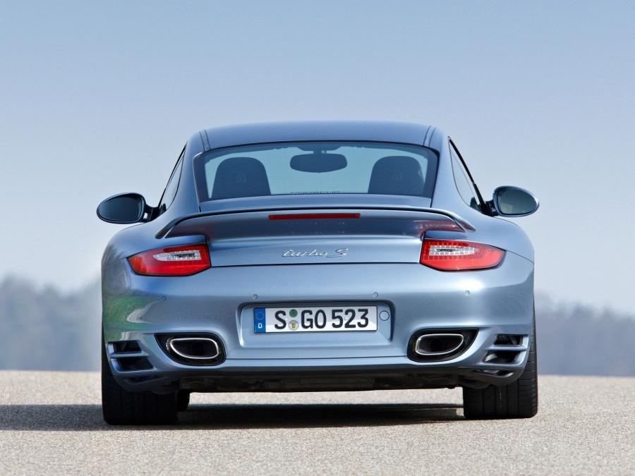  Porsche 911 Turbo S 2010 года  (фото 13 из 31)